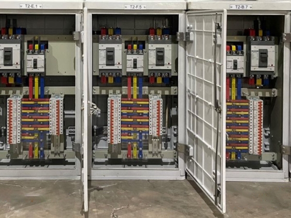 Tủ điện hạ thế Composite